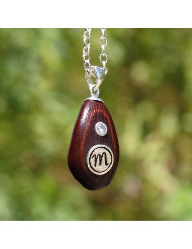 Personalized necklace. Initial "M"...