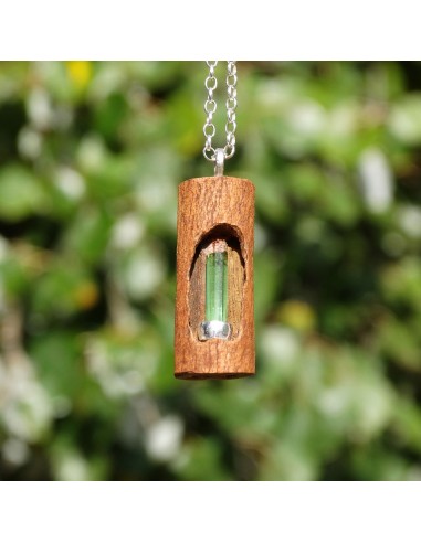 Green tourmaline necklace with cinnamon