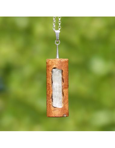 Aquamarine necklace with cinnamon roll